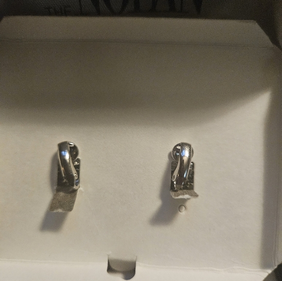 Vintage Nolan Miller Glamour Collection Clip on Earrings - Picture 4 of 6